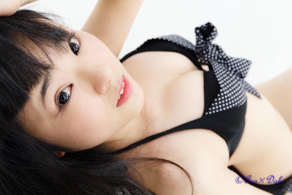 晴野未子さん水着ポートレート