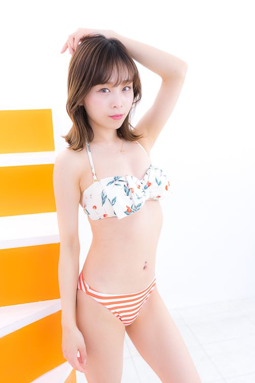 酒井穂乃香 水着ポートレート