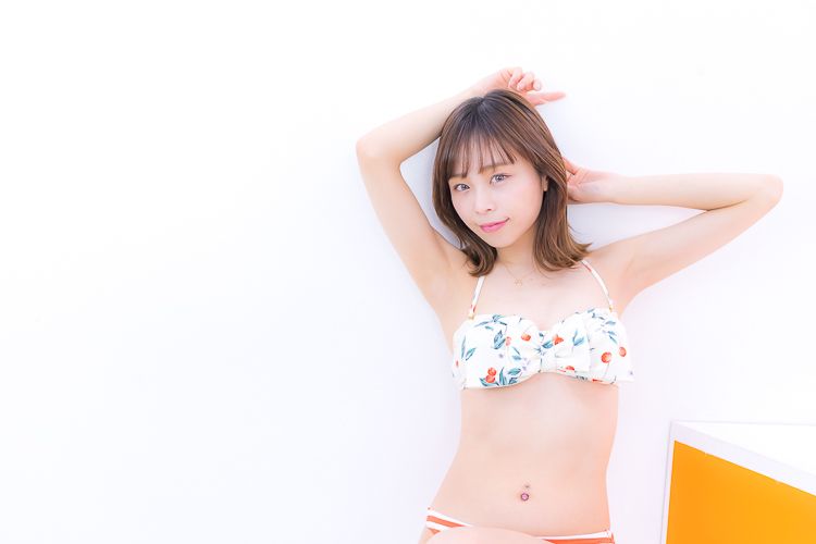 酒井穂乃香 水着ポートレート