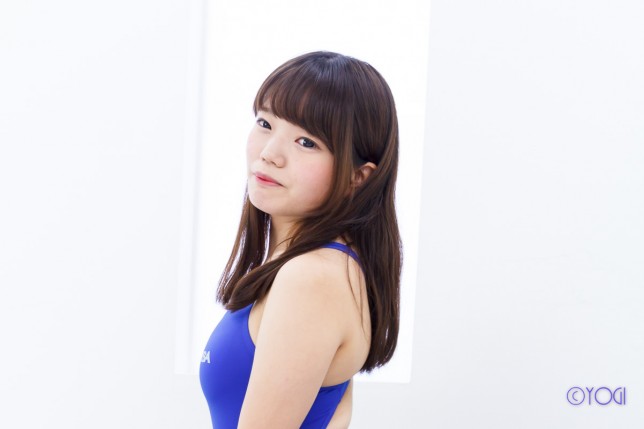 撮影会モデル媛野しのさんのスクール水着ポートレート