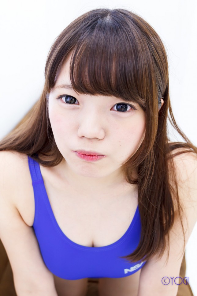 撮影会モデル媛野しのさんのスクール水着ポートレート