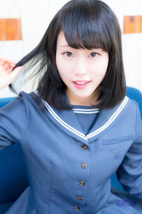 すずはらかのんさん 制服コスプレ