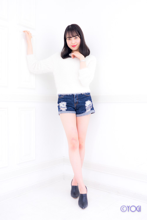 ユリ 私服ポートレート