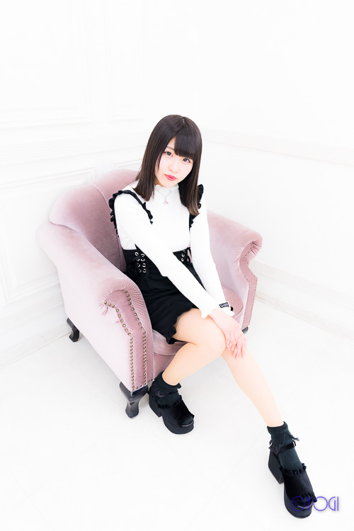 今井なぎさ 服ポートレート