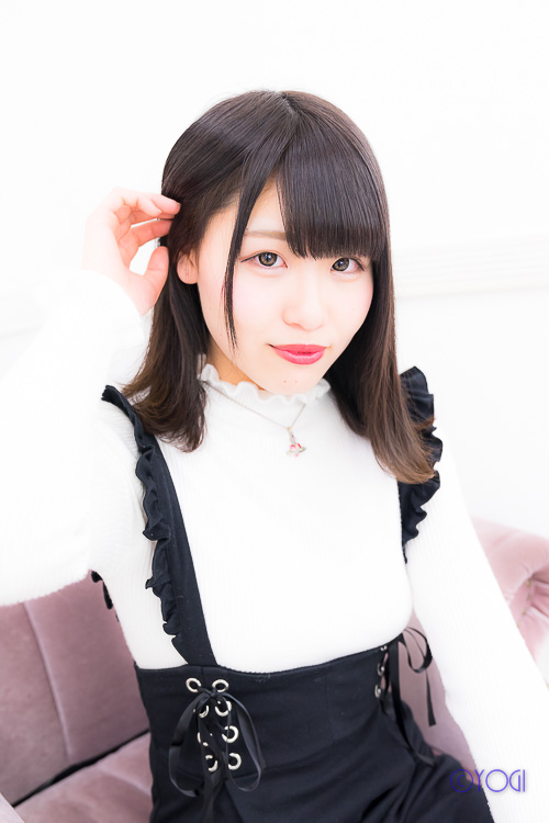 今井なぎさ 服ポートレート