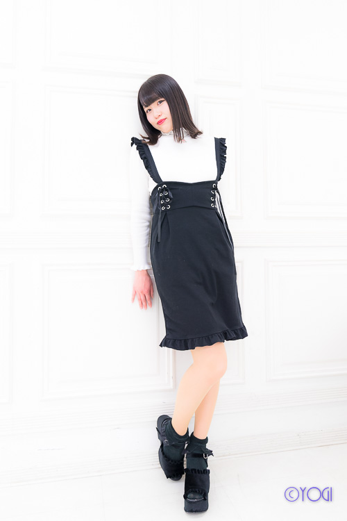 今井なぎさ 服ポートレート