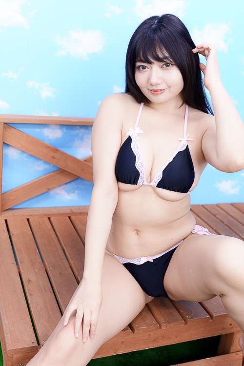 橋村依里南 水着ポートレート