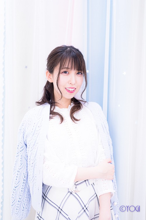 國井紫苑 私服ポートレート